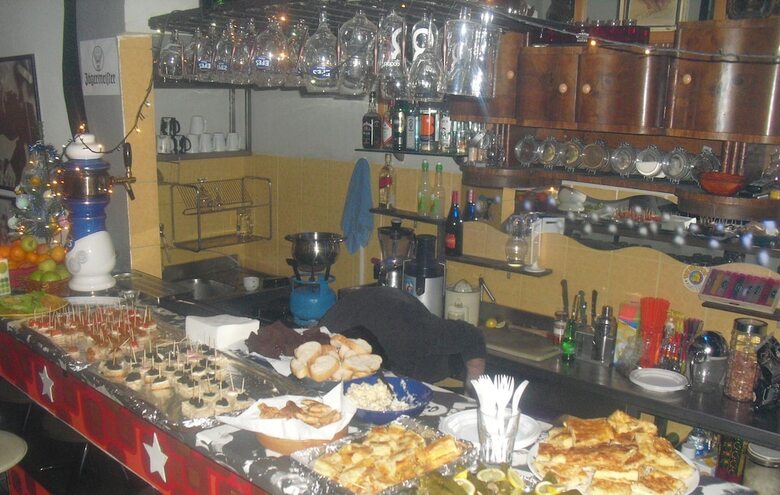 Hostal Chilloutlya Hostel&bar