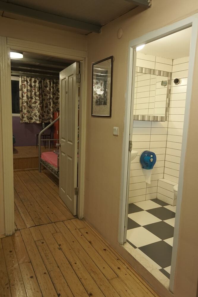 Hostal Chilloutlya Hostel&bar