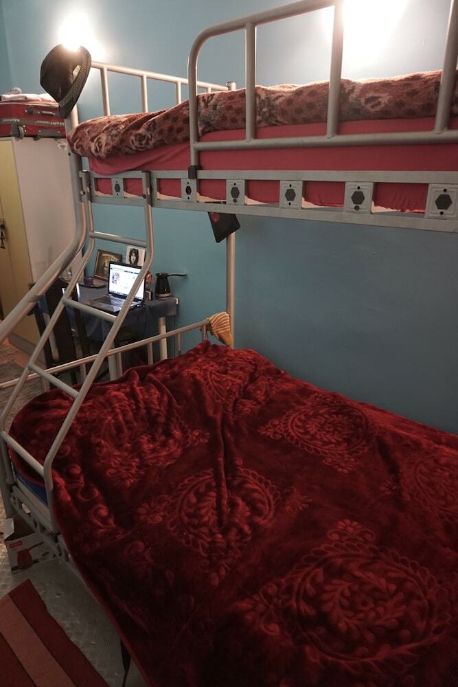 Hostal Chilloutlya Hostel&bar