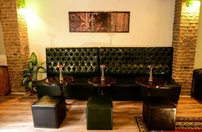 Lancelot Hotel