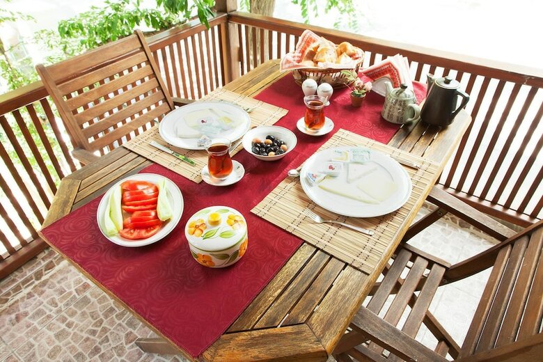 Pension Orhan Kutbay'in Evi Turyolu Cafe Pansiyon