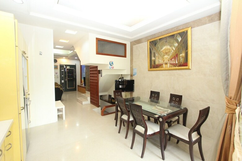 Hotel Peace Art Villa