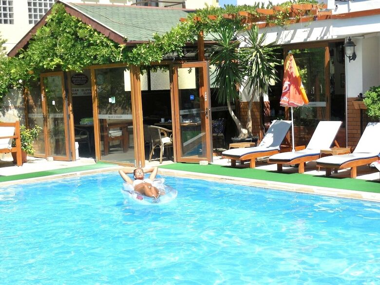 Hotel Ten Apart Otel