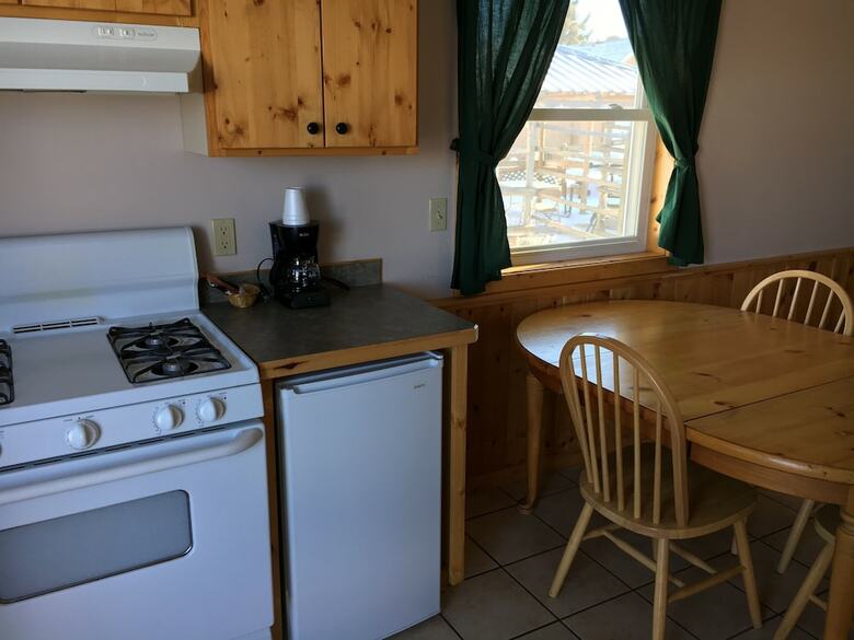 Tenderfoot Cabins & Motel