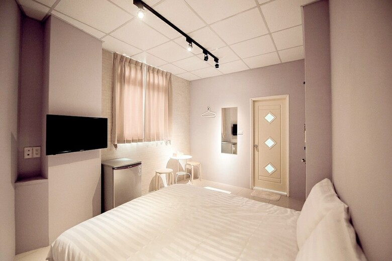 Hotel Sunny X House