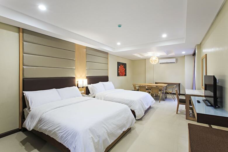 Hotel Cebu Westown Lagoon- South Wing
