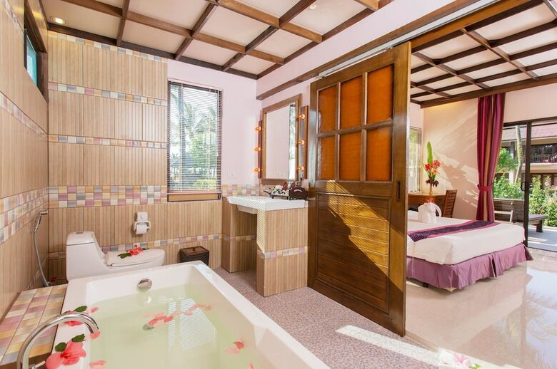 Hotel Andamania Beach Resort