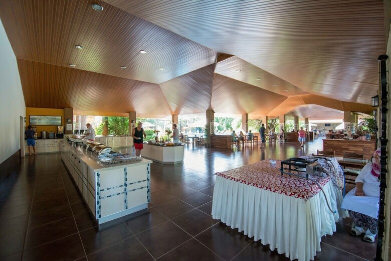 Hotel Holiday Calbis