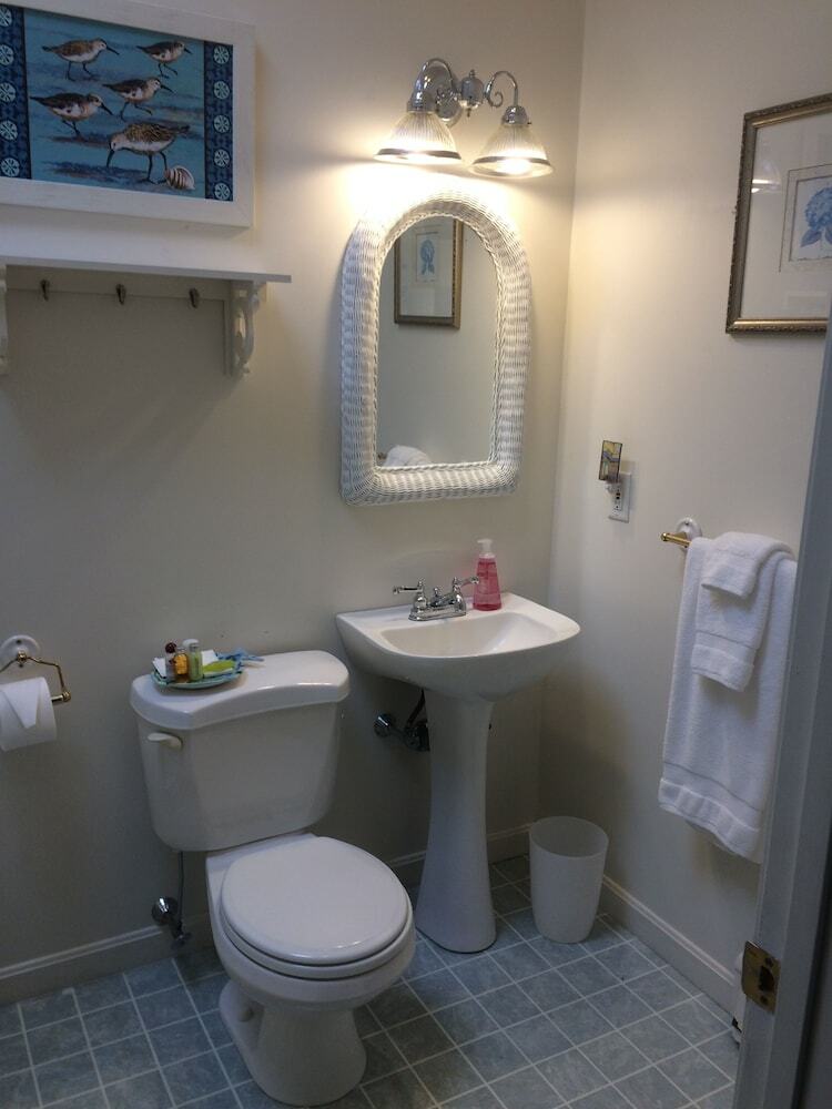 Cranberry Manor Bed And Breakfast Cape Cod