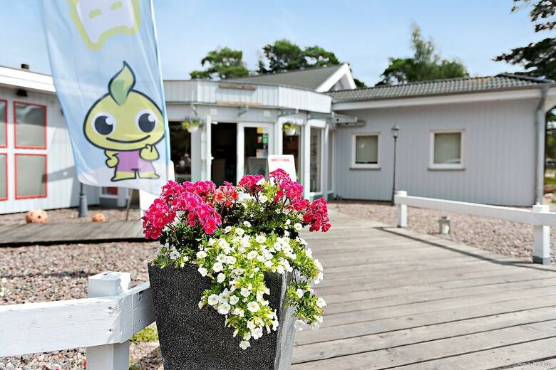 First Camp Okn�