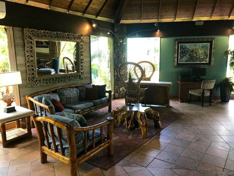Hotel Emerald Beach Resort