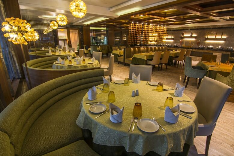 Hotel The India Benares