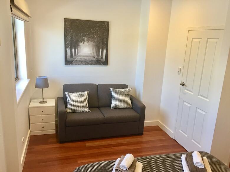 Luxury Townhouse In Chic North Adelaide