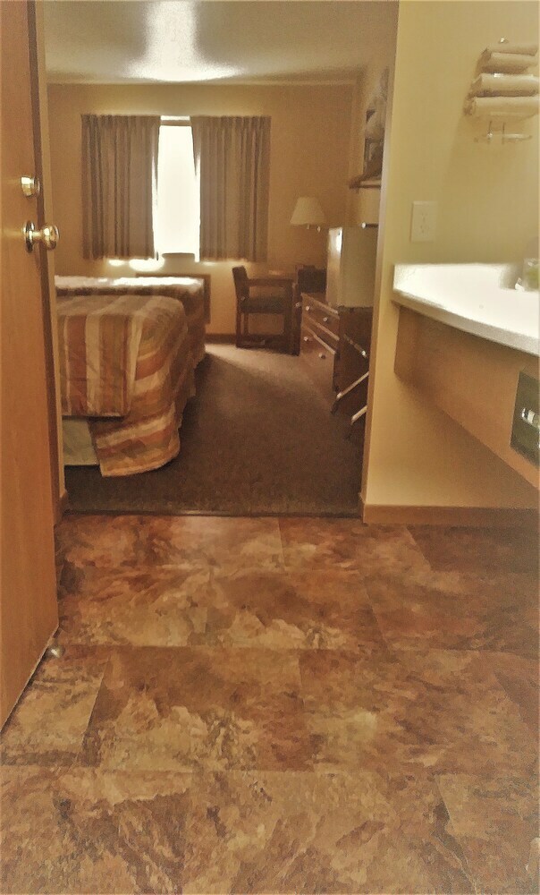Sunrise Inn Hotel
