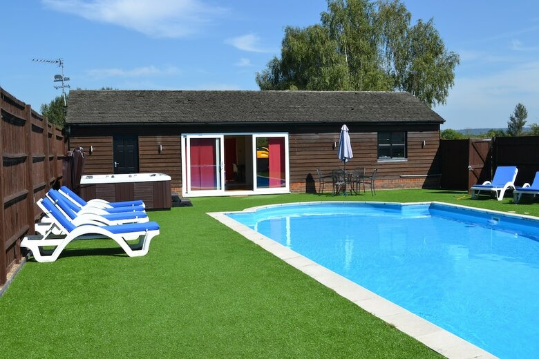 The Pool House At Upper Farm Henton