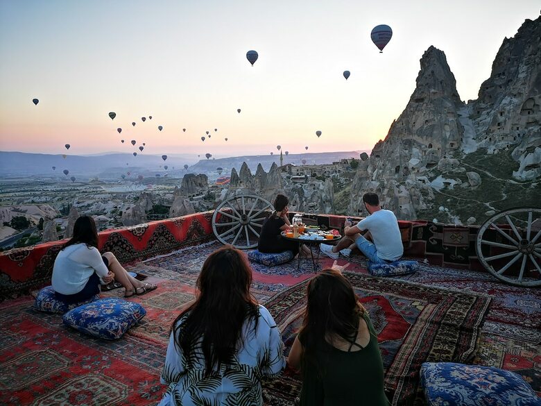 Hermes Cave Hotel