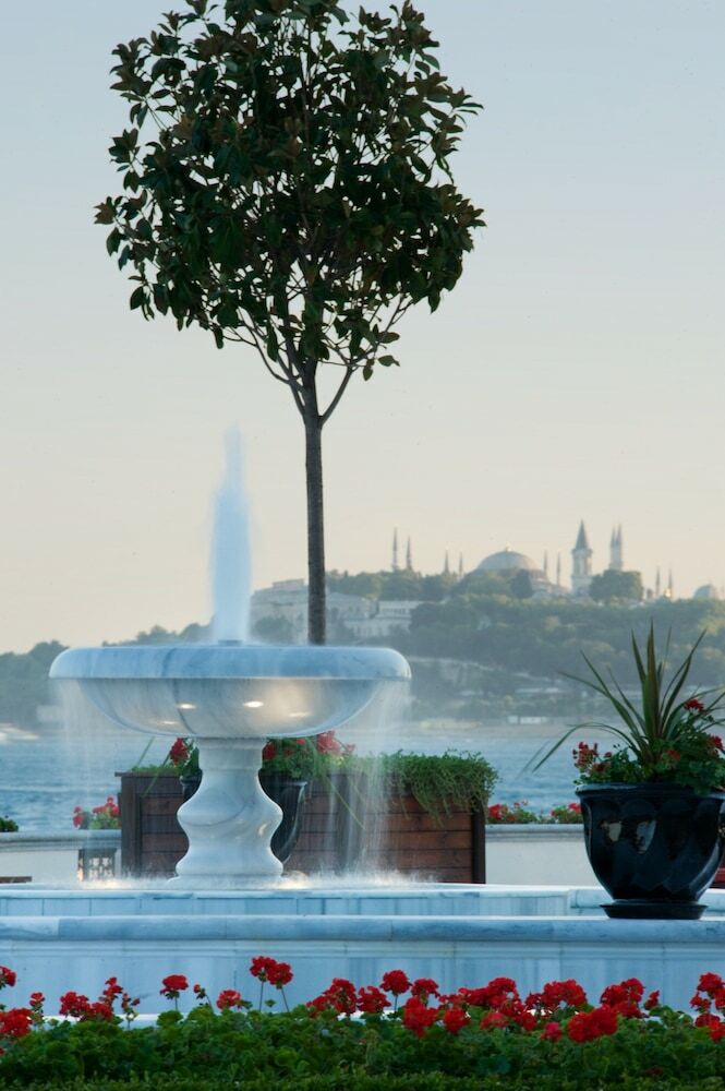 Four Seasons Hotel Istanbul At The Bosphorus