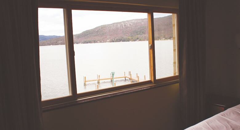 Hotel Surfside On The Lake