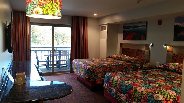 Hotel Surfside On The Lake