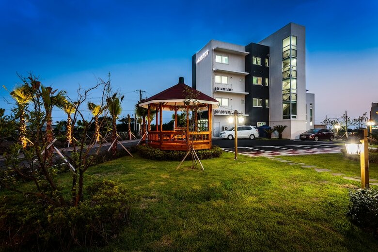 Amantov Pension
