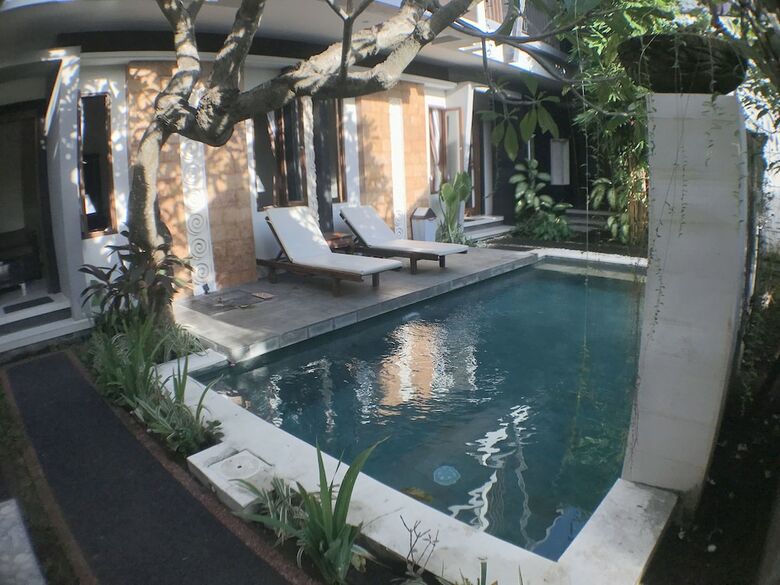 Bed & Breakfast Kubu Munggu Homestay