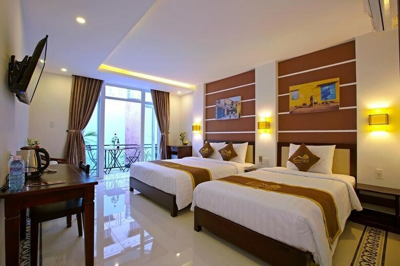 Hotel Oyo 724 Golden Palm Villa