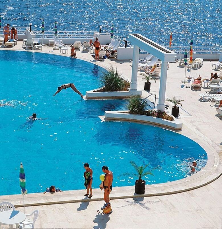 Korumar Deluxe Hotel