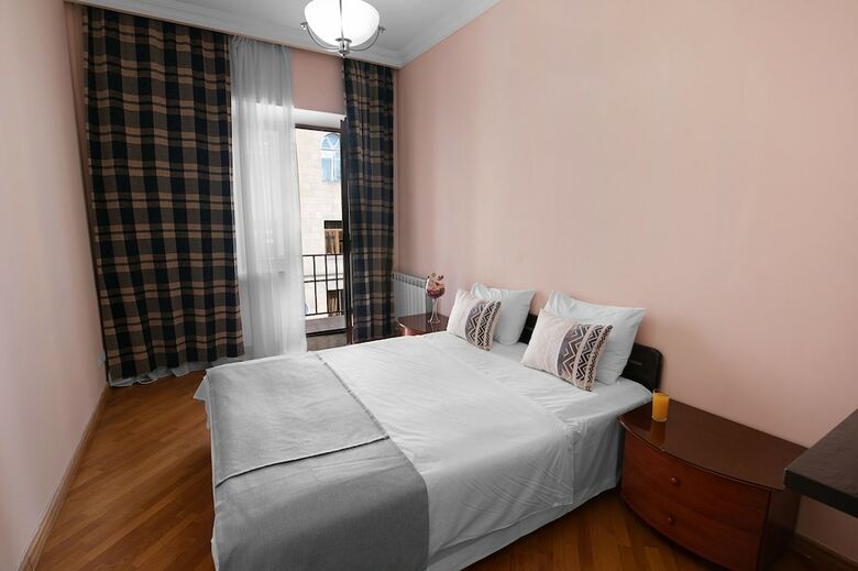 Ris Central Apartments Yerevan