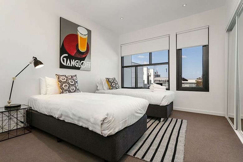 Melbourne Holiday Apartments South Wharf