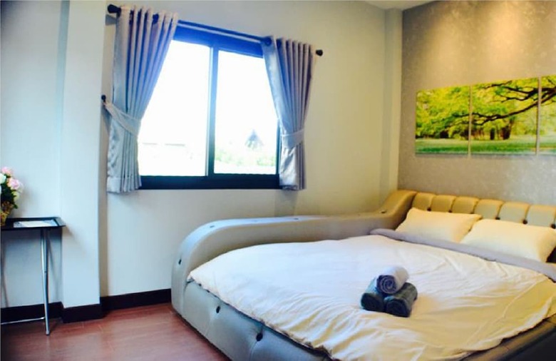 Hotel 3 Bedroom House @skytrain