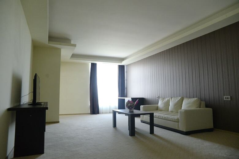Hotel Ramada By Wyndham Constanta