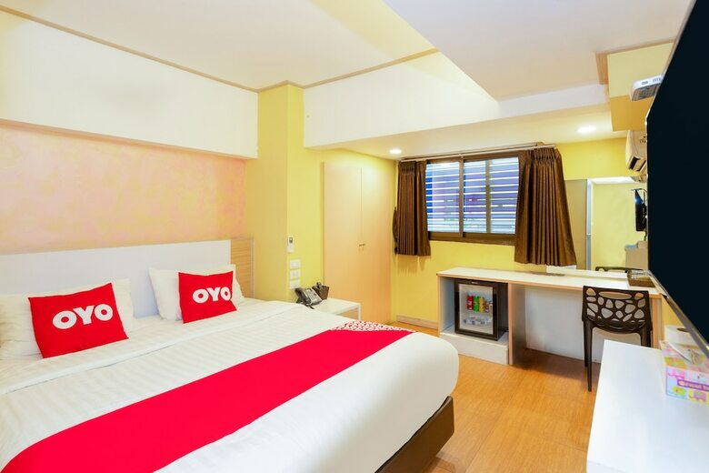 Hotel Oyo 298 El Majestic