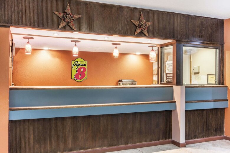 Motel Super 8 By Wyndham Spring