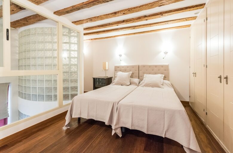 Apartamentos Duplex 2 Dormitorios En Malasa�a