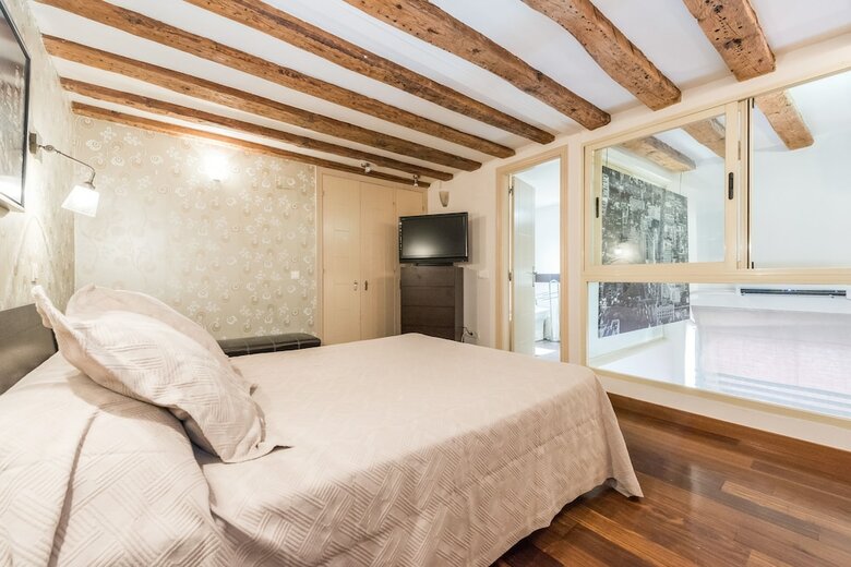 Apartamentos Duplex 2 Dormitorios En Malasa�a