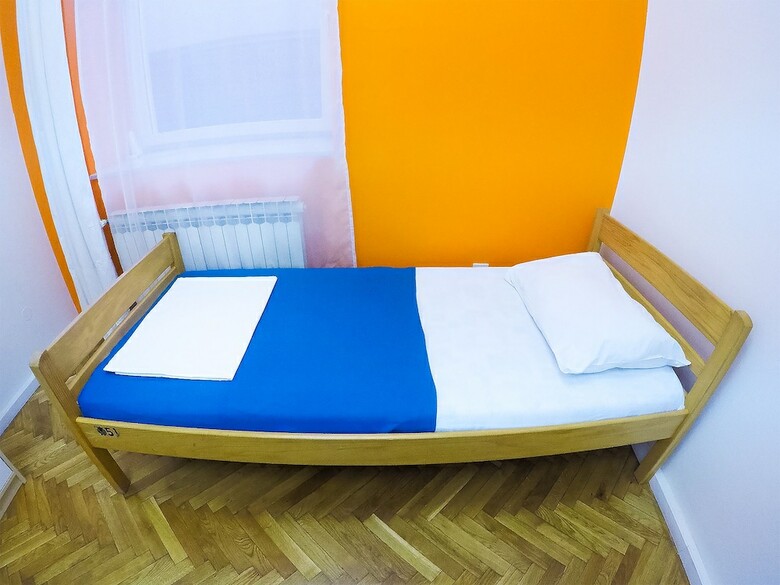 Hostal Whole Wide World Hostel & Bar