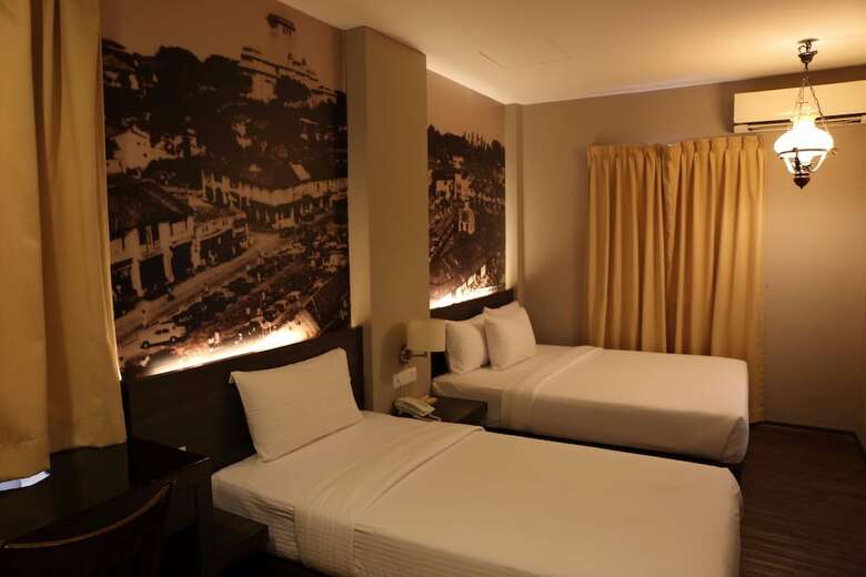 The Grand Jade Hotel