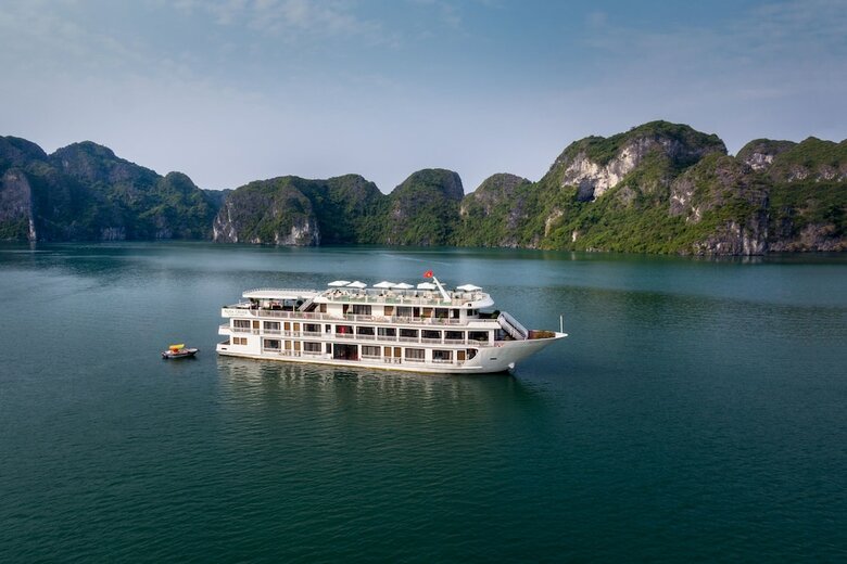 Alisa Luxury Cruise