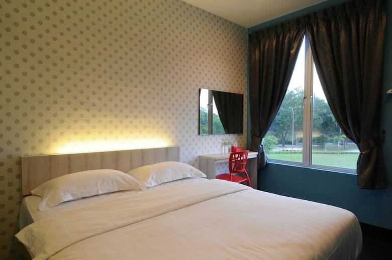 V3 Hotel Taman Gaya