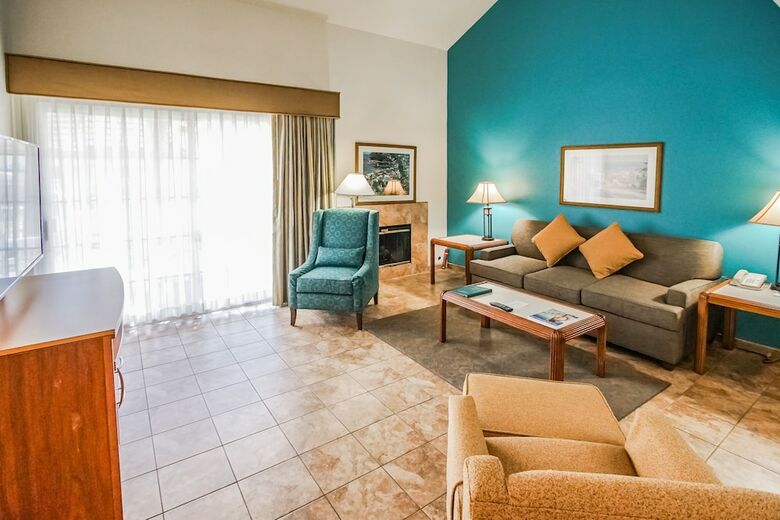Hotel Desert Breezes Resort