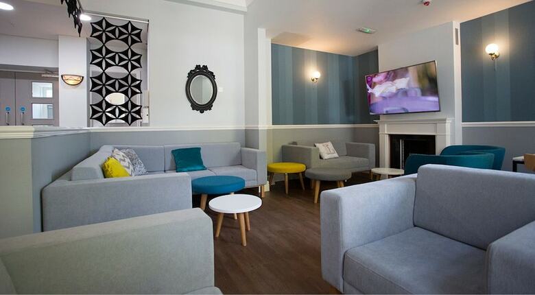 Hostal Agnes Jones House - Campus Residence