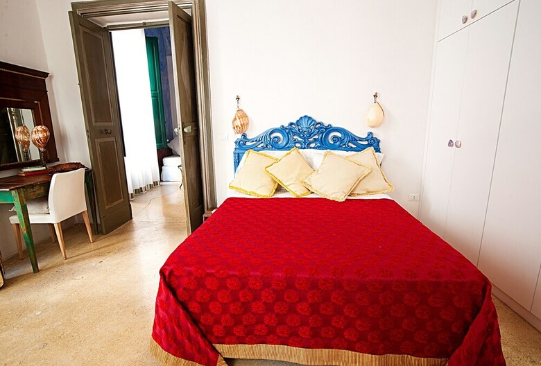 Salapolis Luxury Apartments