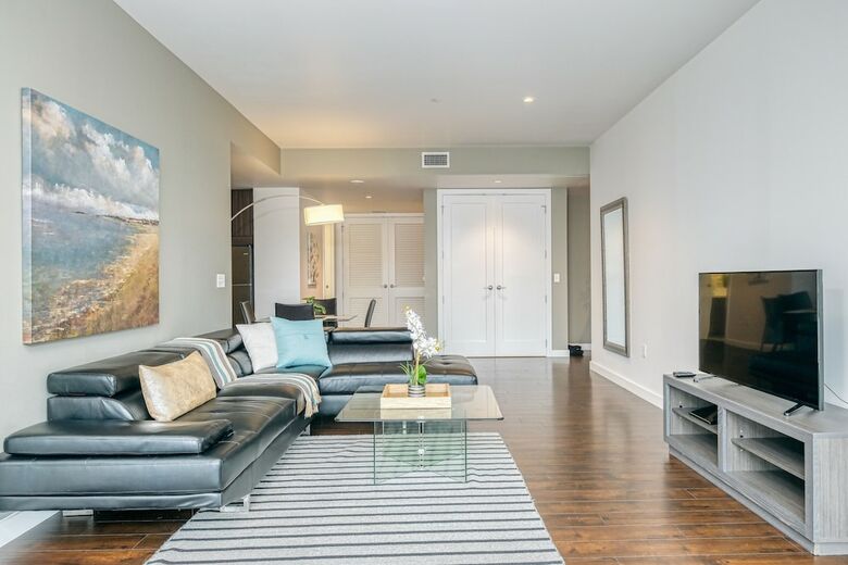 Aparthotel Downtown Lux Apartments By Barsala