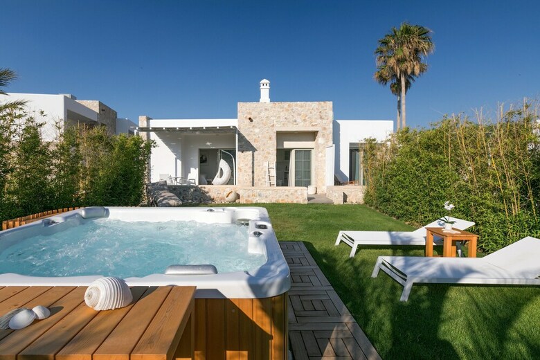 Hotel White Pearls Luxury Suites - Adults Only