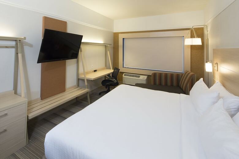 Hotel Holiday Inn Express And Suites Portage