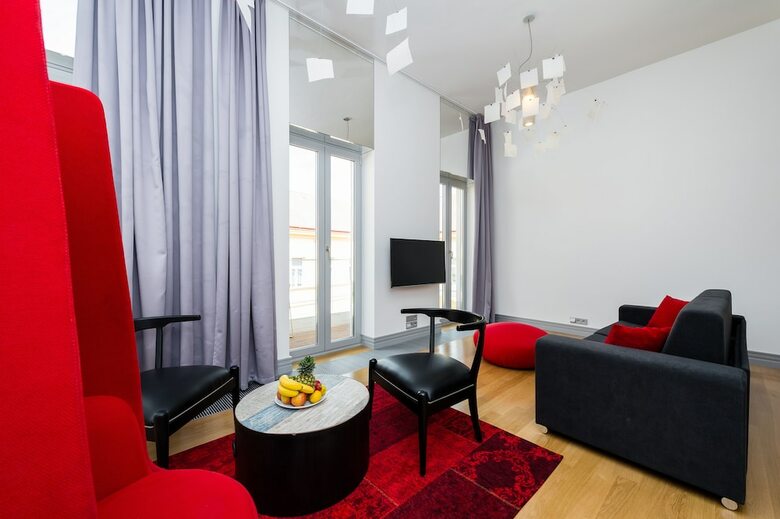 Empirent Aquarius Apartments