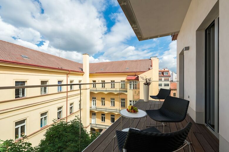 Empirent Aquarius Apartments