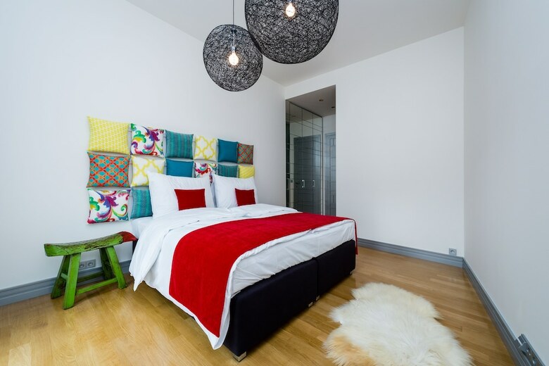 Empirent Aquarius Apartments