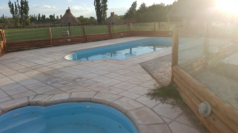 Complejo R�o Los Patos - Caba�as Y Hostel