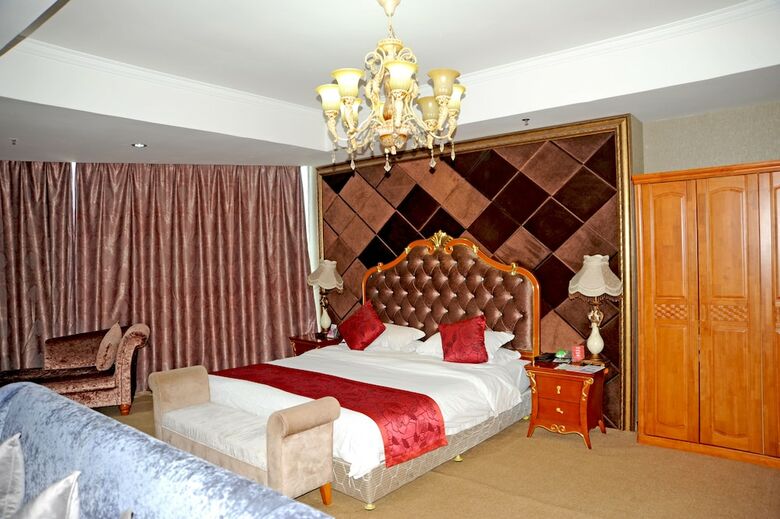 Dinis Business Hotel Kaiyuan Branch